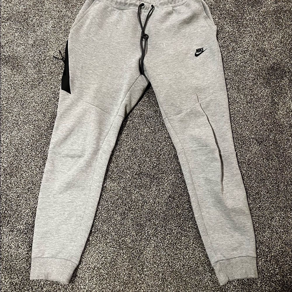 Nike tech fleece  joggers size medium
